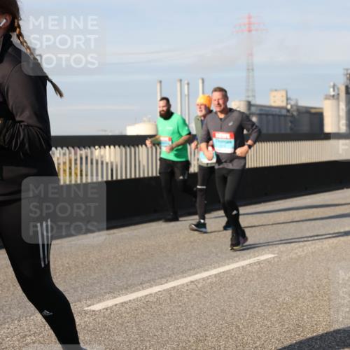03.10.2025 - Köhlbrandbrückenlauf Lena Gebhardt http://msf.ph/oto/9145418 03.10.2025 10:02:56 Position 2 2234 meine-sportfotos.de