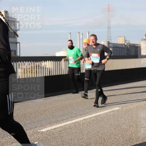 03.10.2025 - Köhlbrandbrückenlauf Lena Gebhardt http://msf.ph/oto/9145420 03.10.2025 10:02:56 Position 2 2234 meine-sportfotos.de