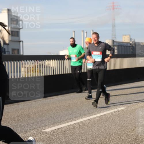 03.10.2025 - Köhlbrandbrückenlauf Lena Gebhardt http://msf.ph/oto/9145423 03.10.2025 10:02:56 Position 2 34 meine-sportfotos.de