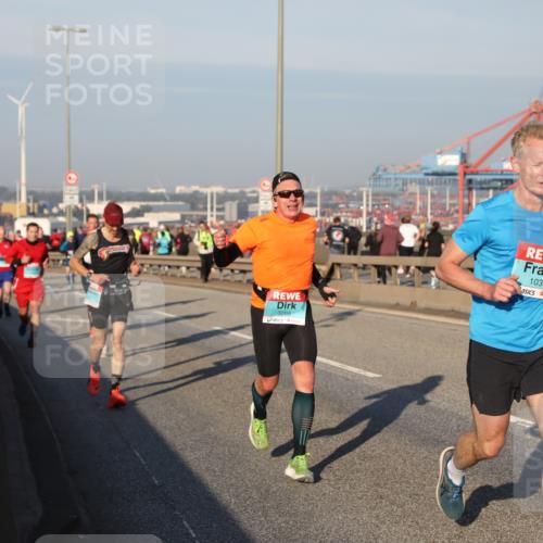 03.10.2025 - Köhlbrandbrückenlauf Yannick Fuchs http://msf.ph/oto/9145427 03.10.2025 08:34:40 Position 2 3266, 1030 meine-sportfotos.de