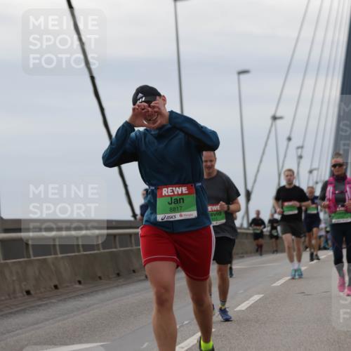 03.10.2025 - Köhlbrandbrückenlauf Jannik Wohlers http://msf.ph/oto/9145428 03.10.2025 15:47:08 Position 1 8817, 515 meine-sportfotos.de