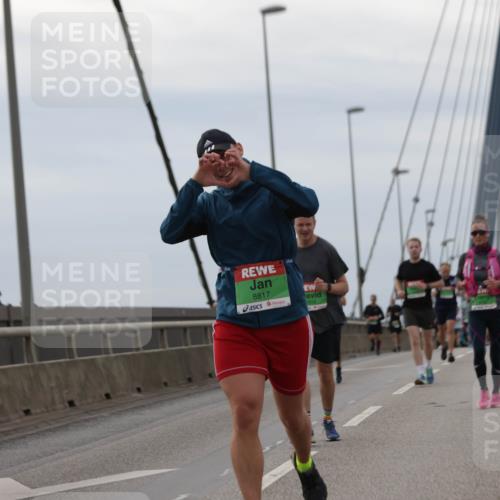 03.10.2025 - Köhlbrandbrückenlauf Jannik Wohlers http://msf.ph/oto/9145431 03.10.2025 15:47:08 Position 1 8817, 1515 meine-sportfotos.de