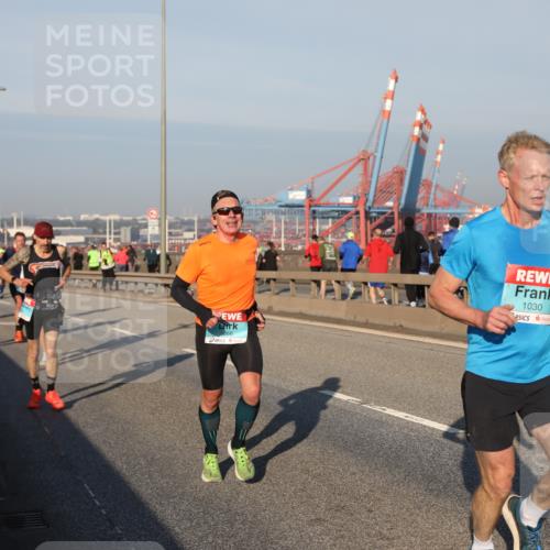 03.10.2025 - Köhlbrandbrückenlauf Yannick Fuchs http://msf.ph/oto/9145436 03.10.2025 08:34:41 Position 2 1030, 266 meine-sportfotos.de