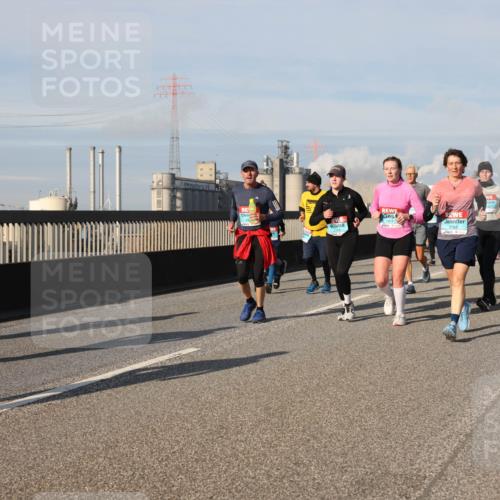 03.10.2025 - Köhlbrandbrückenlauf Lena Gebhardt http://msf.ph/oto/9145440 03.10.2025 10:02:57 Position 2 2152 meine-sportfotos.de