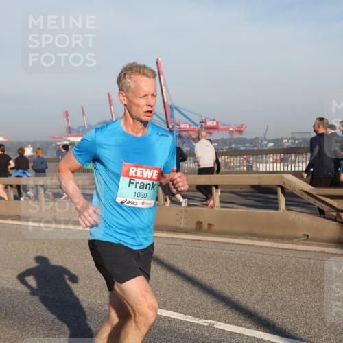 03.10.2025 - Köhlbrandbrückenlauf Yannick Fuchs http://msf.ph/oto/9145442 03.10.2025 08:34:41 Position 2 1030 meine-sportfotos.de
