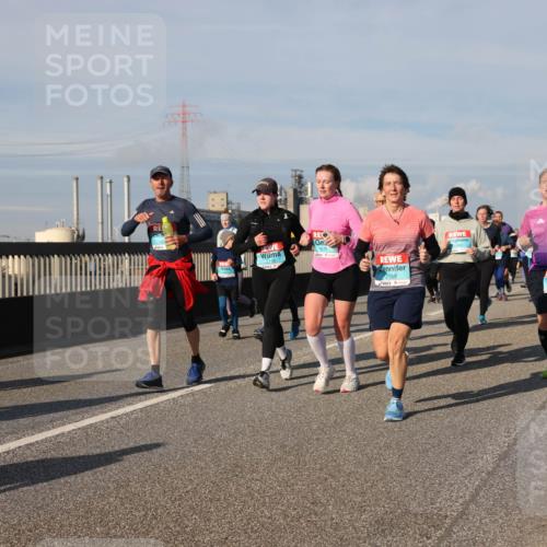 03.10.2025 - Köhlbrandbrückenlauf Lena Gebhardt http://msf.ph/oto/9145451 03.10.2025 10:02:58 Position 2 1977, 2152 meine-sportfotos.de