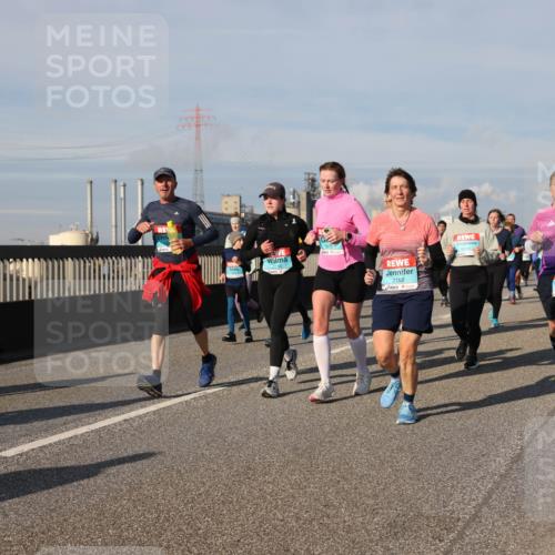 03.10.2025 - Köhlbrandbrückenlauf Lena Gebhardt http://msf.ph/oto/9145454 03.10.2025 10:02:58 Position 2 2114, 2152 meine-sportfotos.de