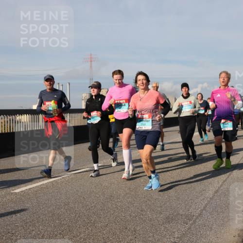 03.10.2025 - Köhlbrandbrückenlauf Lena Gebhardt http://msf.ph/oto/9145461 03.10.2025 10:02:58 Position 2 2152 meine-sportfotos.de