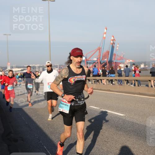 03.10.2025 - Köhlbrandbrückenlauf Yannick Fuchs http://msf.ph/oto/9145463 03.10.2025 08:34:43 Position 2 3007 meine-sportfotos.de
