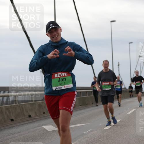 03.10.2025 - Köhlbrandbrückenlauf Jannik Wohlers http://msf.ph/oto/9145464 03.10.2025 15:47:09 Position 1 8817 meine-sportfotos.de