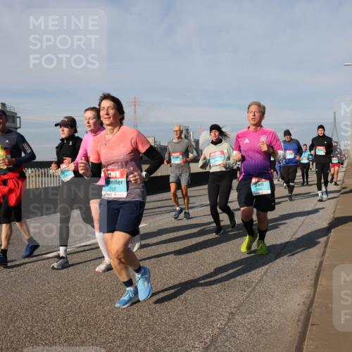 03.10.2025 - Köhlbrandbrückenlauf Lena Gebhardt http://msf.ph/oto/9145478 03.10.2025 10:02:59 Position 2 2152, 3562 meine-sportfotos.de