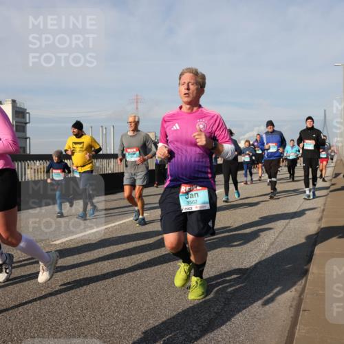 03.10.2025 - Köhlbrandbrückenlauf Lena Gebhardt http://msf.ph/oto/9145489 03.10.2025 10:03:00 Position 2 3562 meine-sportfotos.de