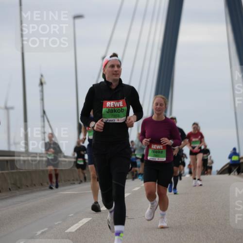 03.10.2025 - Köhlbrandbrückenlauf Jannik Wohlers http://msf.ph/oto/9145496 03.10.2025 15:47:12 Position 1 8763, 7863, 7961 meine-sportfotos.de