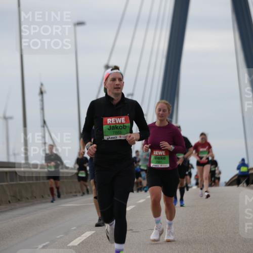 03.10.2025 - Köhlbrandbrückenlauf Jannik Wohlers http://msf.ph/oto/9145499 03.10.2025 15:47:13 Position 1 8763, 7863, 7961 meine-sportfotos.de