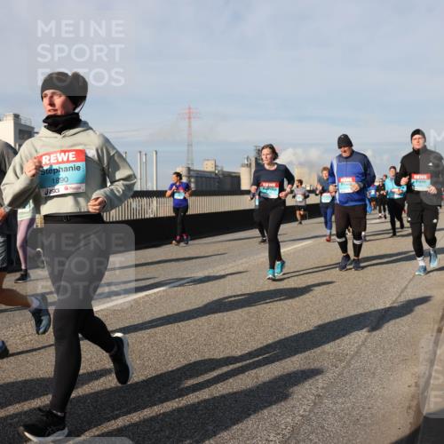 03.10.2025 - Köhlbrandbrückenlauf Lena Gebhardt http://msf.ph/oto/9145505 03.10.2025 10:03:01 Position 2 1899, 1890 meine-sportfotos.de