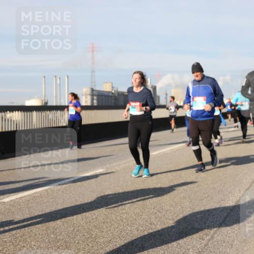03.10.2025 - Köhlbrandbrückenlauf Lena Gebhardt http://msf.ph/oto/9145509 03.10.2025 10:03:01 Position 2  meine-sportfotos.de
