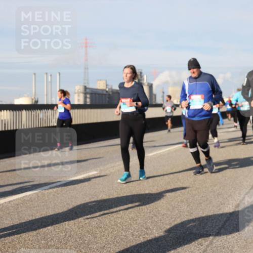 03.10.2025 - Köhlbrandbrückenlauf Lena Gebhardt http://msf.ph/oto/9145512 03.10.2025 10:03:01 Position 2  meine-sportfotos.de