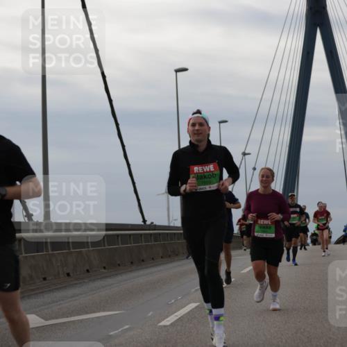 03.10.2025 - Köhlbrandbrückenlauf Jannik Wohlers http://msf.ph/oto/9145524 03.10.2025 15:47:14 Position 1 8763, 7863 meine-sportfotos.de
