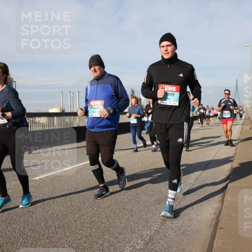 03.10.2025 - Köhlbrandbrückenlauf Lena Gebhardt http://msf.ph/oto/9145538 03.10.2025 10:03:03 Position 2 1967, 2151 meine-sportfotos.de