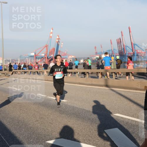 03.10.2025 - Köhlbrandbrückenlauf Yannick Fuchs http://msf.ph/oto/9145544 03.10.2025 08:34:47 Position 2 3628 meine-sportfotos.de
