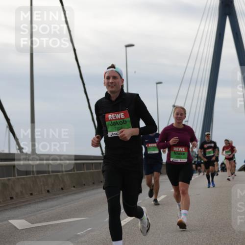 03.10.2025 - Köhlbrandbrückenlauf Jannik Wohlers http://msf.ph/oto/9145545 03.10.2025 15:47:14 Position 1 7863, 7961 meine-sportfotos.de