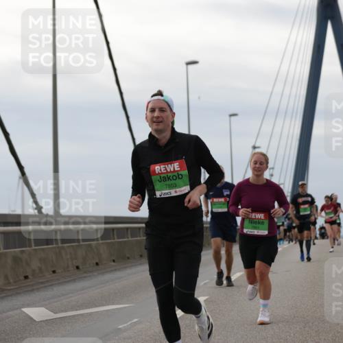 03.10.2025 - Köhlbrandbrückenlauf Jannik Wohlers http://msf.ph/oto/9145547 03.10.2025 15:47:14 Position 1 7863, 7961 meine-sportfotos.de