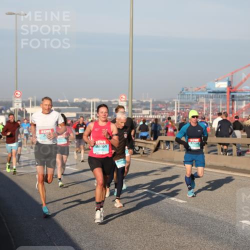 03.10.2025 - Köhlbrandbrückenlauf Yannick Fuchs http://msf.ph/oto/9145571 03.10.2025 08:34:50 Position 2 3249 meine-sportfotos.de