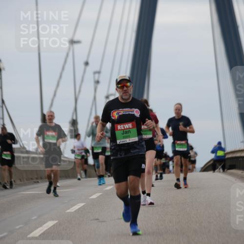 03.10.2025 - Köhlbrandbrückenlauf Jannik Wohlers http://msf.ph/oto/9145577 03.10.2025 15:47:17 Position 1 8989 meine-sportfotos.de
