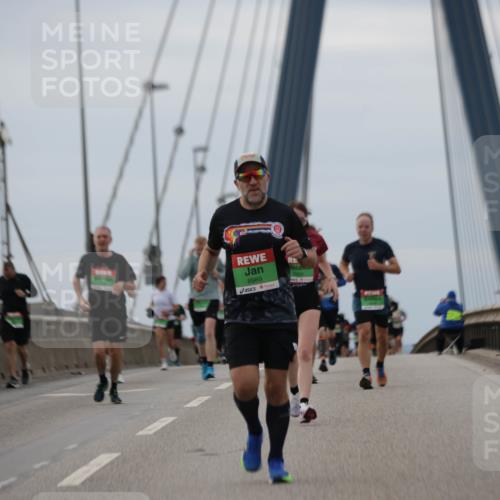 03.10.2025 - Köhlbrandbrückenlauf Jannik Wohlers http://msf.ph/oto/9145579 03.10.2025 15:47:17 Position 1 8989 meine-sportfotos.de