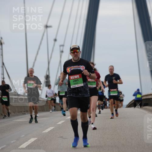 03.10.2025 - Köhlbrandbrückenlauf Jannik Wohlers http://msf.ph/oto/9145580 03.10.2025 15:47:17 Position 1 8989 meine-sportfotos.de