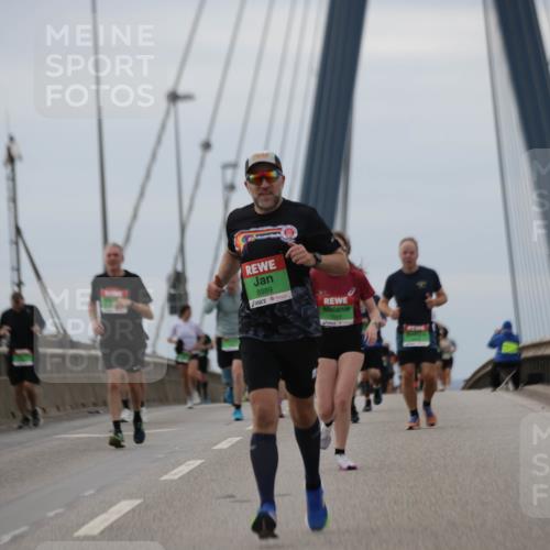03.10.2025 - Köhlbrandbrückenlauf Jannik Wohlers http://msf.ph/oto/9145584 03.10.2025 15:47:17 Position 1 8989 meine-sportfotos.de