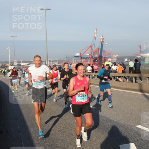 03.10.2025 - Köhlbrandbrückenlauf Yannick Fuchs http://msf.ph/oto/9145585 03.10.2025 08:34:52 Position 2 1048, 3249 meine-sportfotos.de