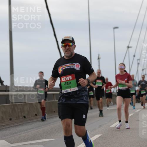 03.10.2025 - Köhlbrandbrückenlauf Jannik Wohlers http://msf.ph/oto/9145609 03.10.2025 15:47:19 Position 1 8989 meine-sportfotos.de