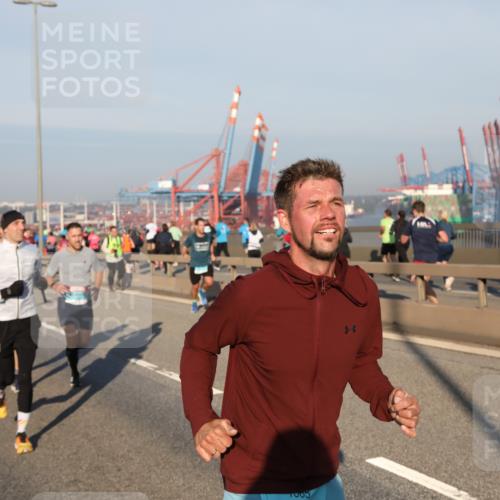 03.10.2025 - Köhlbrandbrückenlauf Yannick Fuchs http://msf.ph/oto/9145627 03.10.2025 08:34:57 Position 2  meine-sportfotos.de