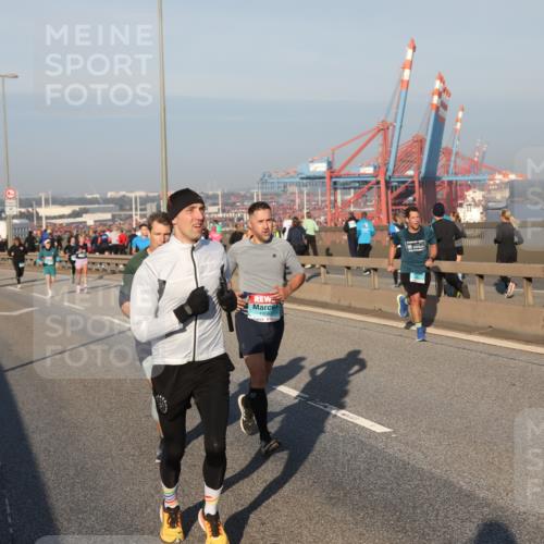 03.10.2025 - Köhlbrandbrückenlauf Yannick Fuchs http://msf.ph/oto/9145630 03.10.2025 08:34:57 Position 2 1069, 3402 meine-sportfotos.de
