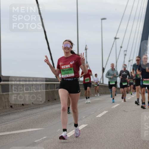 03.10.2025 - Köhlbrandbrückenlauf Jannik Wohlers http://msf.ph/oto/9145632 03.10.2025 15:47:21 Position 1 7203 meine-sportfotos.de
