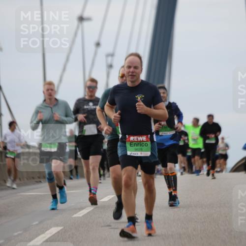 03.10.2025 - Köhlbrandbrückenlauf Jannik Wohlers http://msf.ph/oto/9145638 03.10.2025 15:47:22 Position 1 9628 meine-sportfotos.de