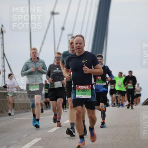 03.10.2025 - Köhlbrandbrückenlauf Jannik Wohlers http://msf.ph/oto/9145641 03.10.2025 15:47:22 Position 1 9628, 9150 meine-sportfotos.de