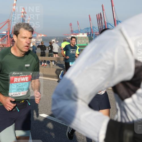 03.10.2025 - Köhlbrandbrückenlauf Yannick Fuchs http://msf.ph/oto/9145642 03.10.2025 08:34:59 Position 2 3763 meine-sportfotos.de