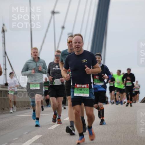 03.10.2025 - Köhlbrandbrückenlauf Jannik Wohlers http://msf.ph/oto/9145643 03.10.2025 15:47:23 Position 1 9628, 9150 meine-sportfotos.de