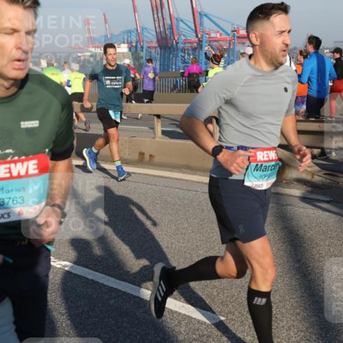 03.10.2025 - Köhlbrandbrückenlauf Yannick Fuchs http://msf.ph/oto/9145648 03.10.2025 08:35:00 Position 2 2024, 3763, 106 meine-sportfotos.de