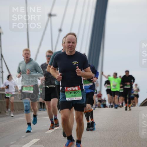03.10.2025 - Köhlbrandbrückenlauf Jannik Wohlers http://msf.ph/oto/9145652 03.10.2025 15:47:23 Position 1 9628, 9150 meine-sportfotos.de