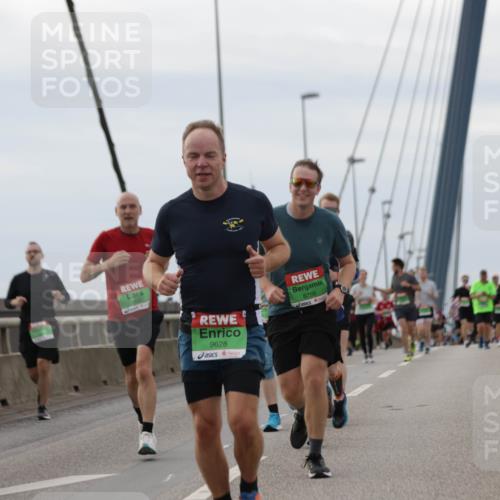 03.10.2025 - Köhlbrandbrückenlauf Jannik Wohlers http://msf.ph/oto/9145661 03.10.2025 15:47:25 Position 1 9628, 8798 meine-sportfotos.de