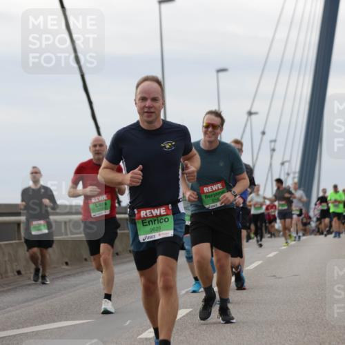03.10.2025 - Köhlbrandbrückenlauf Jannik Wohlers http://msf.ph/oto/9145664 03.10.2025 15:47:25 Position 1 9628, 8790 meine-sportfotos.de