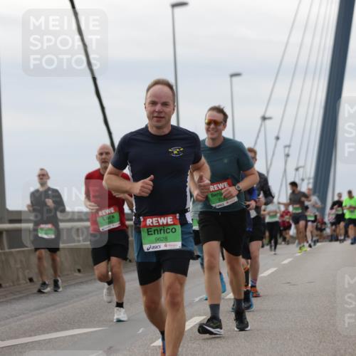 03.10.2025 - Köhlbrandbrückenlauf Jannik Wohlers http://msf.ph/oto/9145665 03.10.2025 15:47:25 Position 1 9628, 874 meine-sportfotos.de