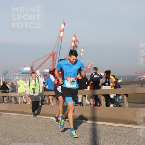 03.10.2025 - Köhlbrandbrückenlauf Yannick Fuchs http://msf.ph/oto/9145669 03.10.2025 08:35:03 Position 2 1023 meine-sportfotos.de