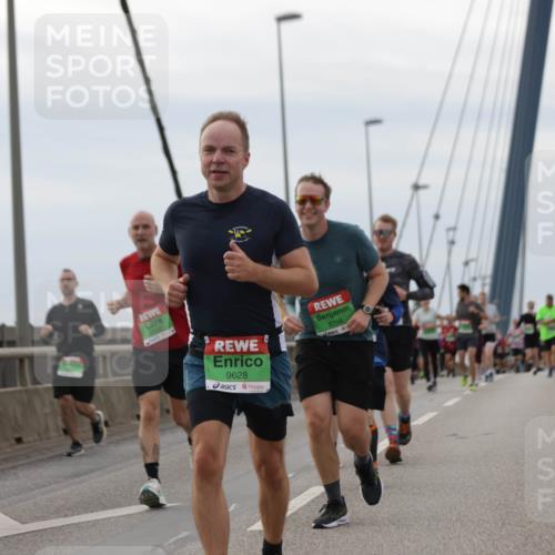 03.10.2025 - Köhlbrandbrückenlauf Jannik Wohlers http://msf.ph/oto/9145672 03.10.2025 15:47:26 Position 1 9628, 8798 meine-sportfotos.de