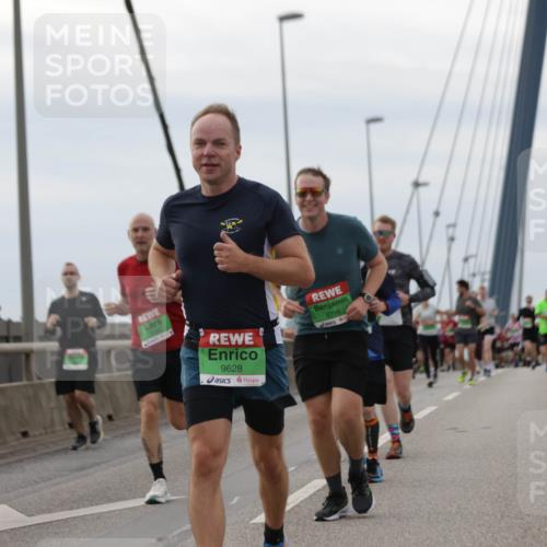 03.10.2025 - Köhlbrandbrückenlauf Jannik Wohlers http://msf.ph/oto/9145673 03.10.2025 15:47:26 Position 1 9628, 8798 meine-sportfotos.de