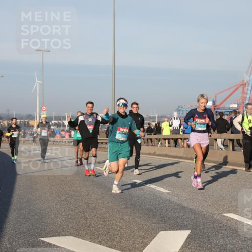 03.10.2025 - Köhlbrandbrückenlauf Yannick Fuchs http://msf.ph/oto/9145695 03.10.2025 08:35:05 Position 2 1275 meine-sportfotos.de