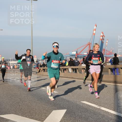 03.10.2025 - Köhlbrandbrückenlauf Yannick Fuchs http://msf.ph/oto/9145708 03.10.2025 08:35:06 Position 2 1275, 1086 meine-sportfotos.de